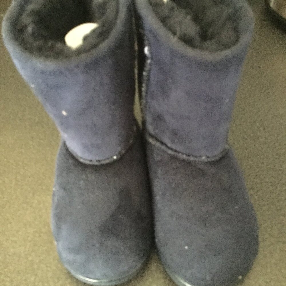 New without tags Little Tikes boots size 6 to 12 months dark navy lined